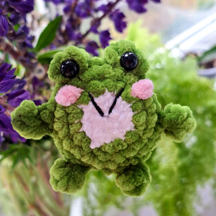 PDF Лягуш Кругляш схема вязаной игрушки крючком