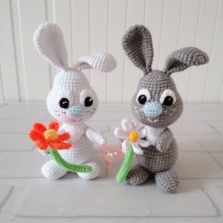 PDF Малыши Кролики схема вязаной игрушки крючком