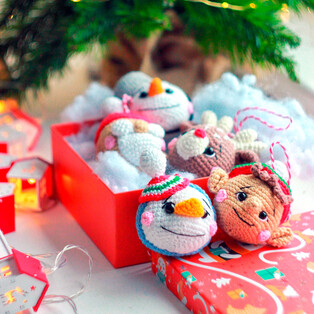 PDF Новогодние шарики схема вязаной игрушки крючком