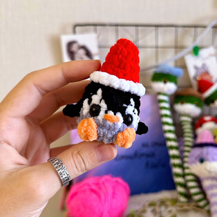 PDF Пингвин в колпаке схема вязаной игрушки крючком